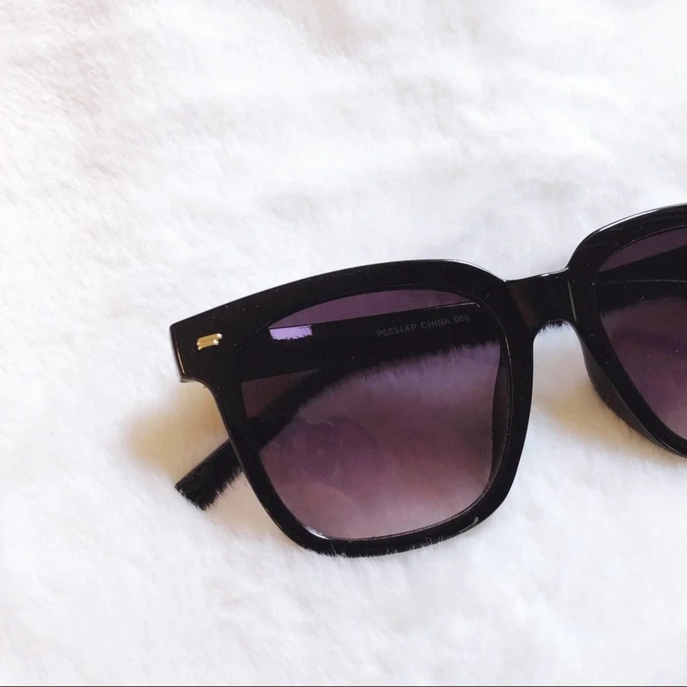 Jacob Black Classic Square Sunglasses - Picture 4 of 10